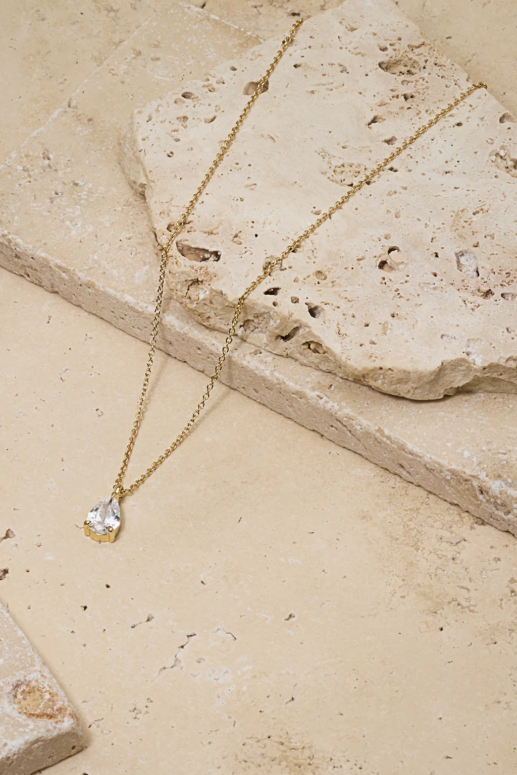 Elizabeth Crystal Pendant - Image 3