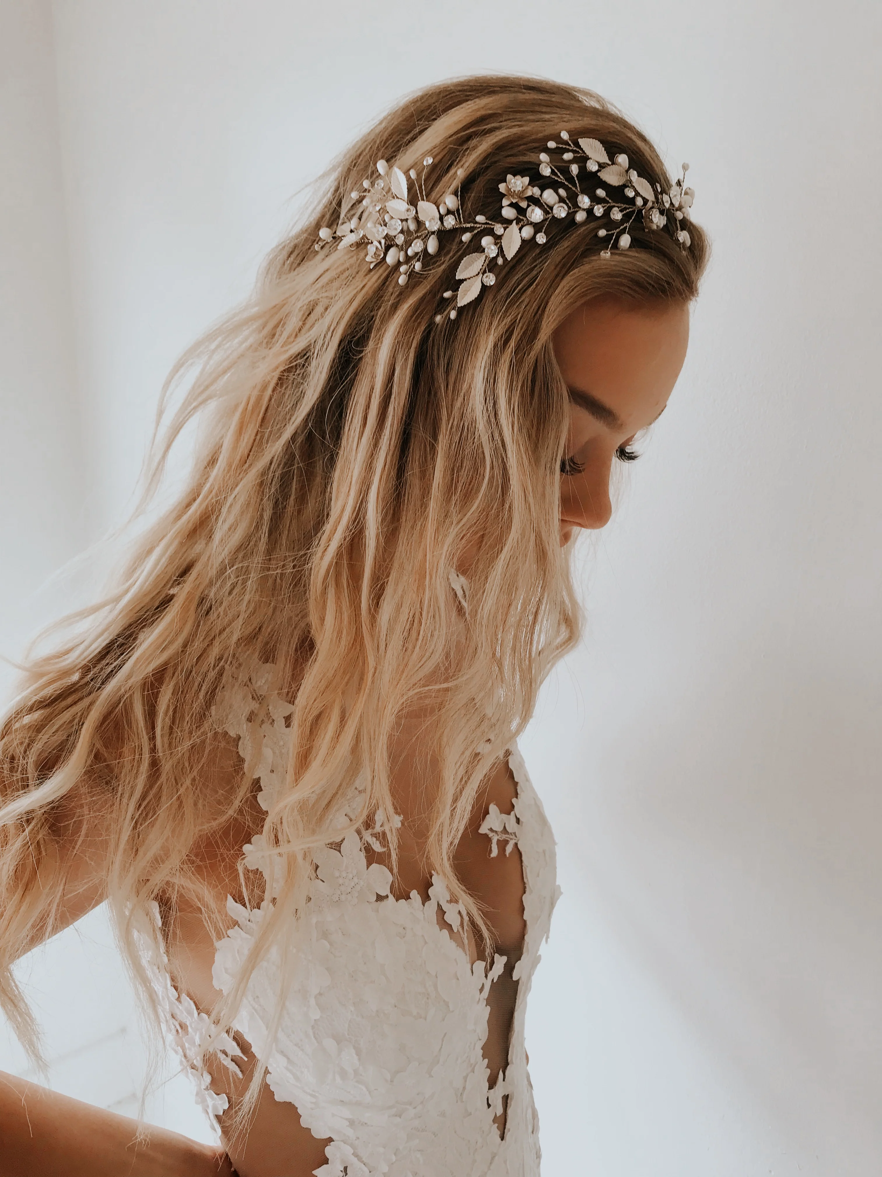 Harlow Pearl and Crystal Hair Vine - Image 4