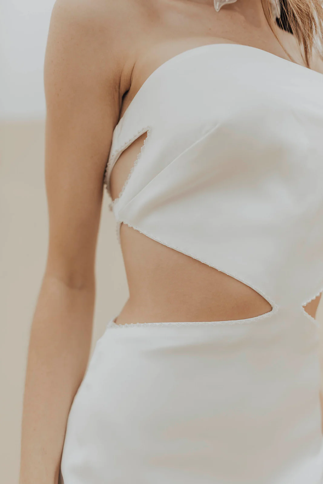Iris Cut Out Dress - Image 4