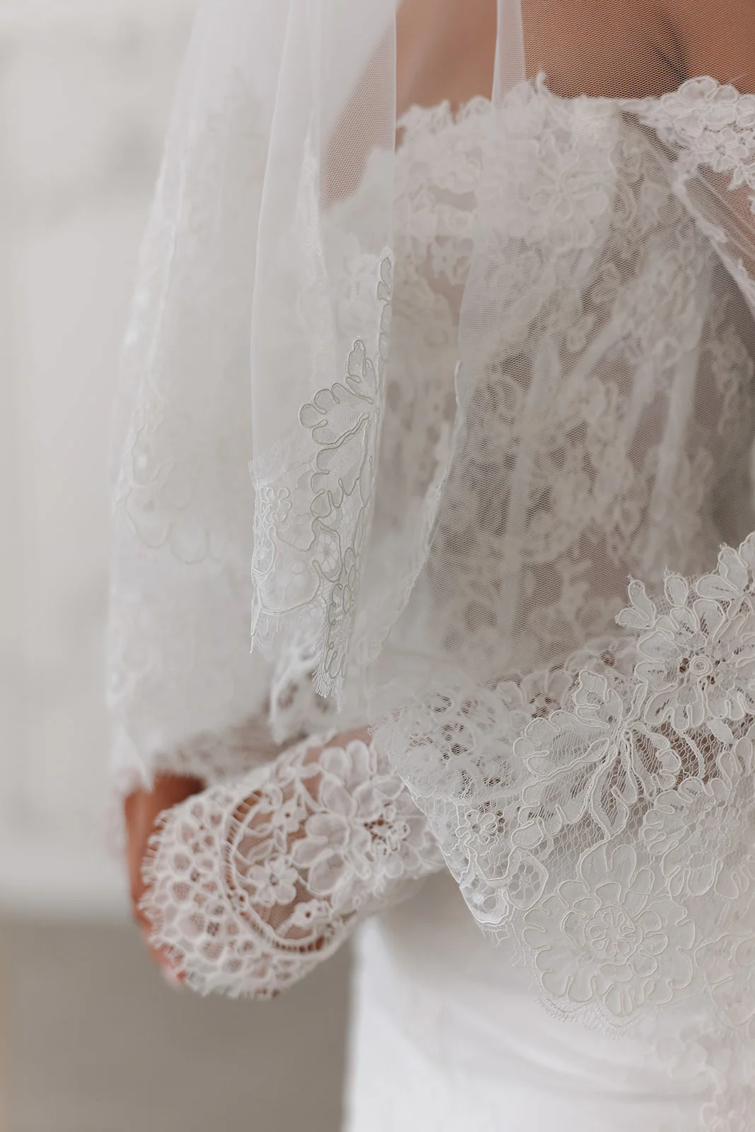Laurence Lace Veil - Image 18