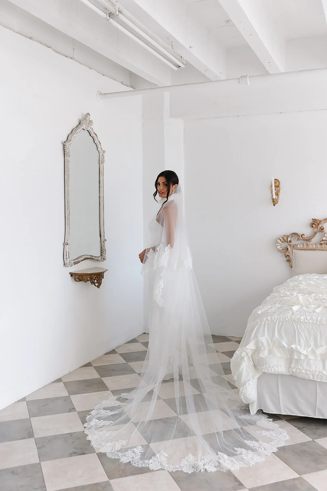 Laurence Lace Veil - Image 3