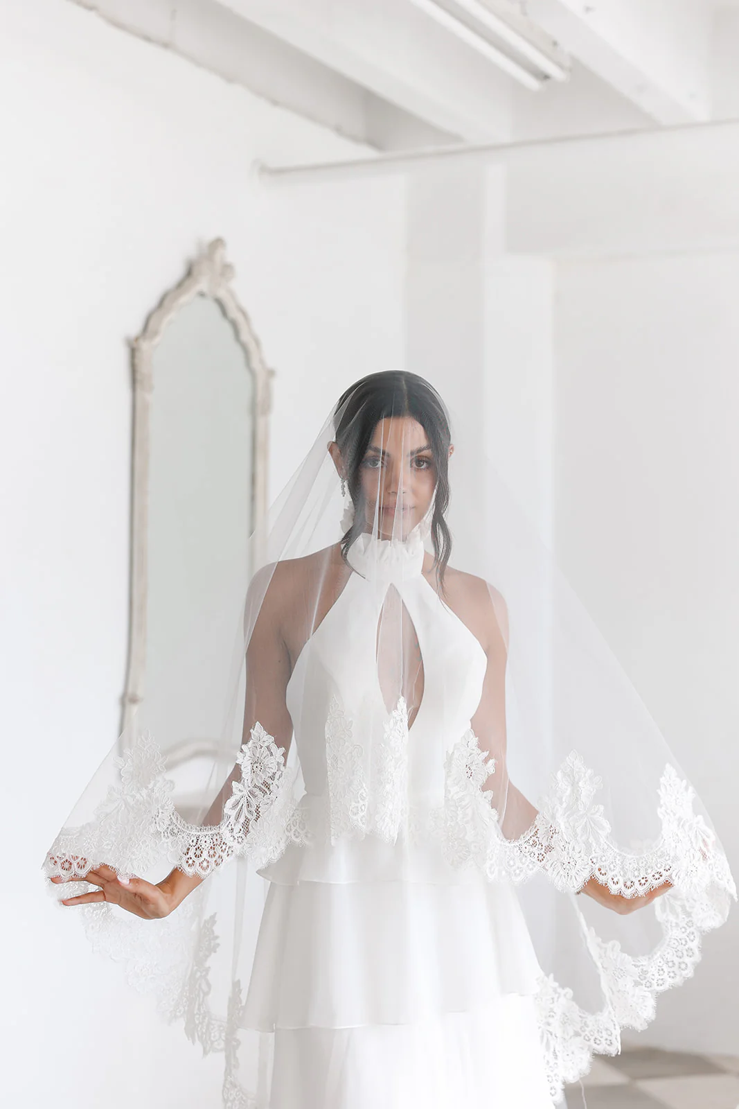 Laurence Lace Veil - Image 8