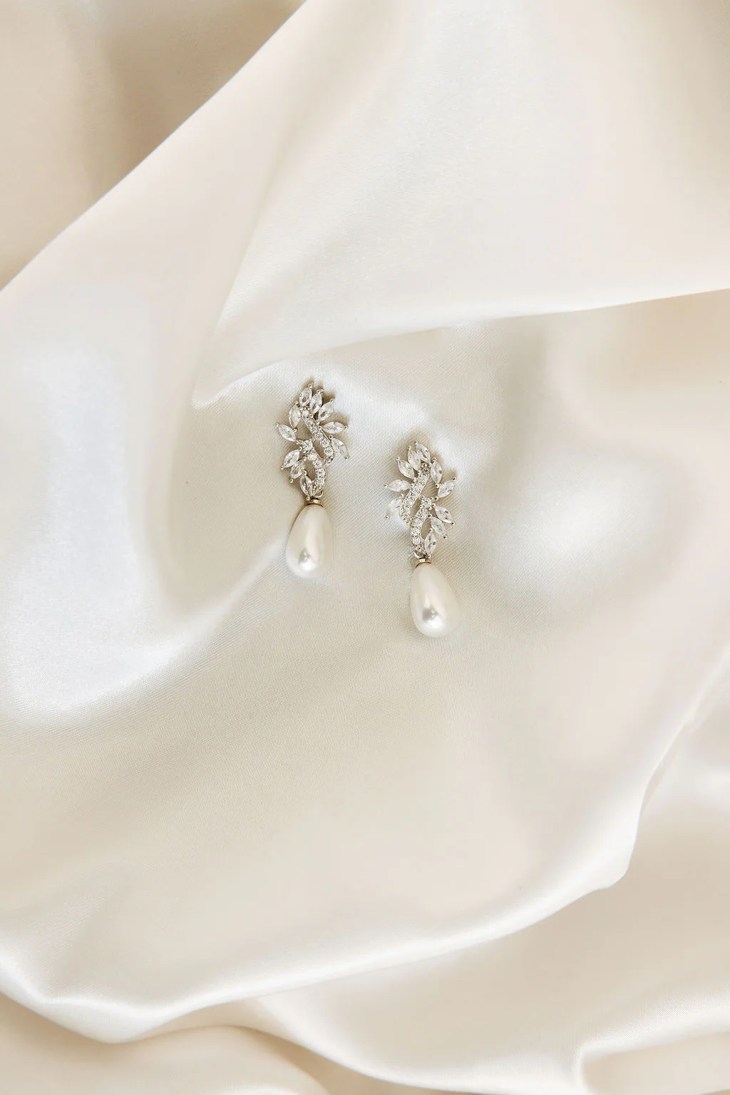 Regency Crystal Drop Earrings - Image 5