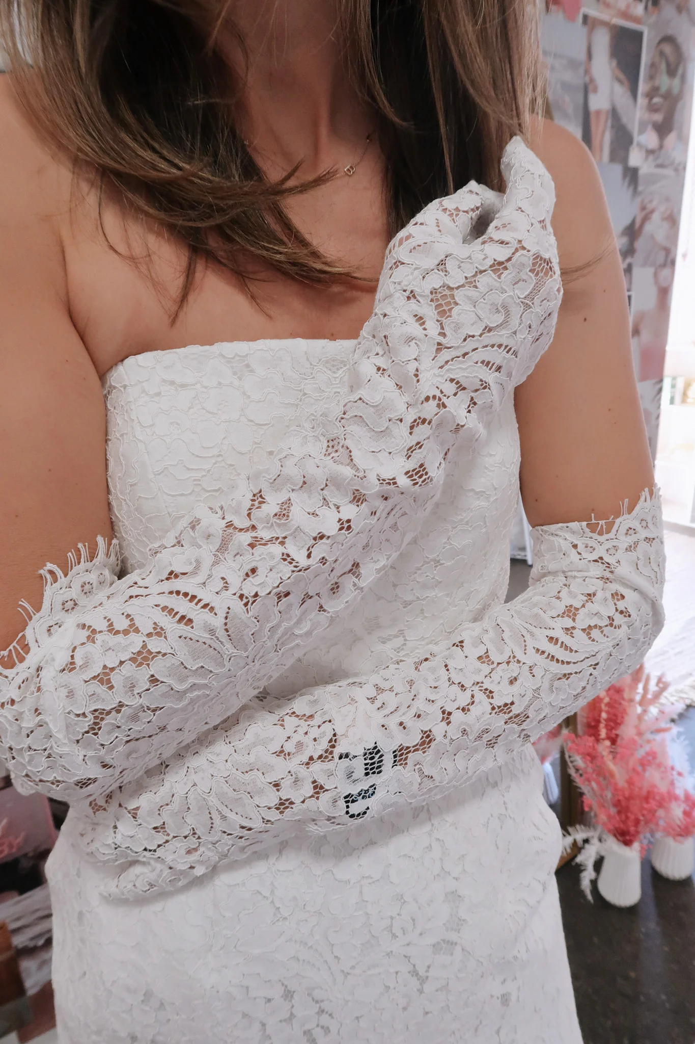 Soho Lace Gloves - Image 3