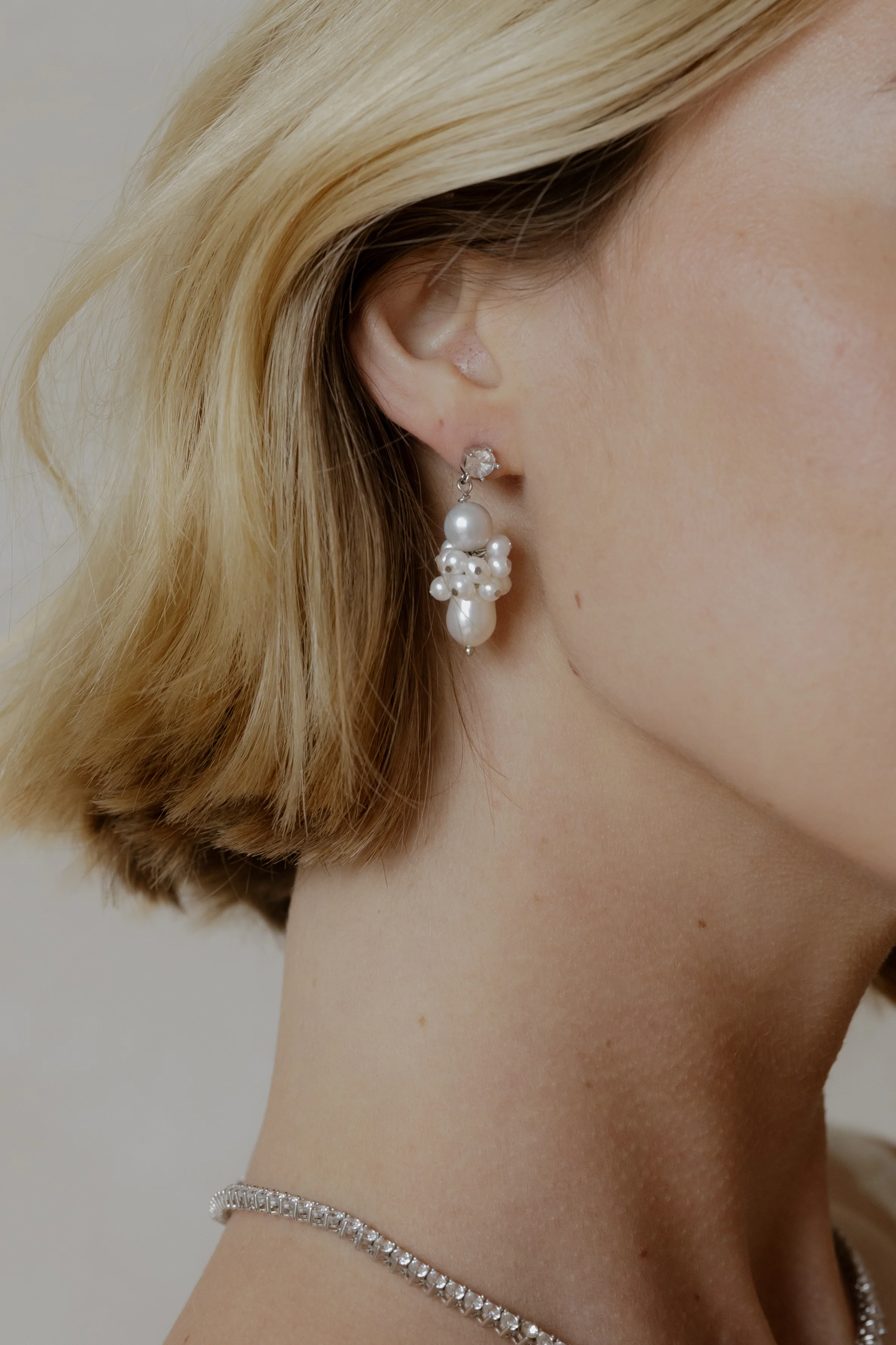 Sydney Pearl Drop Earrings - Image 4
