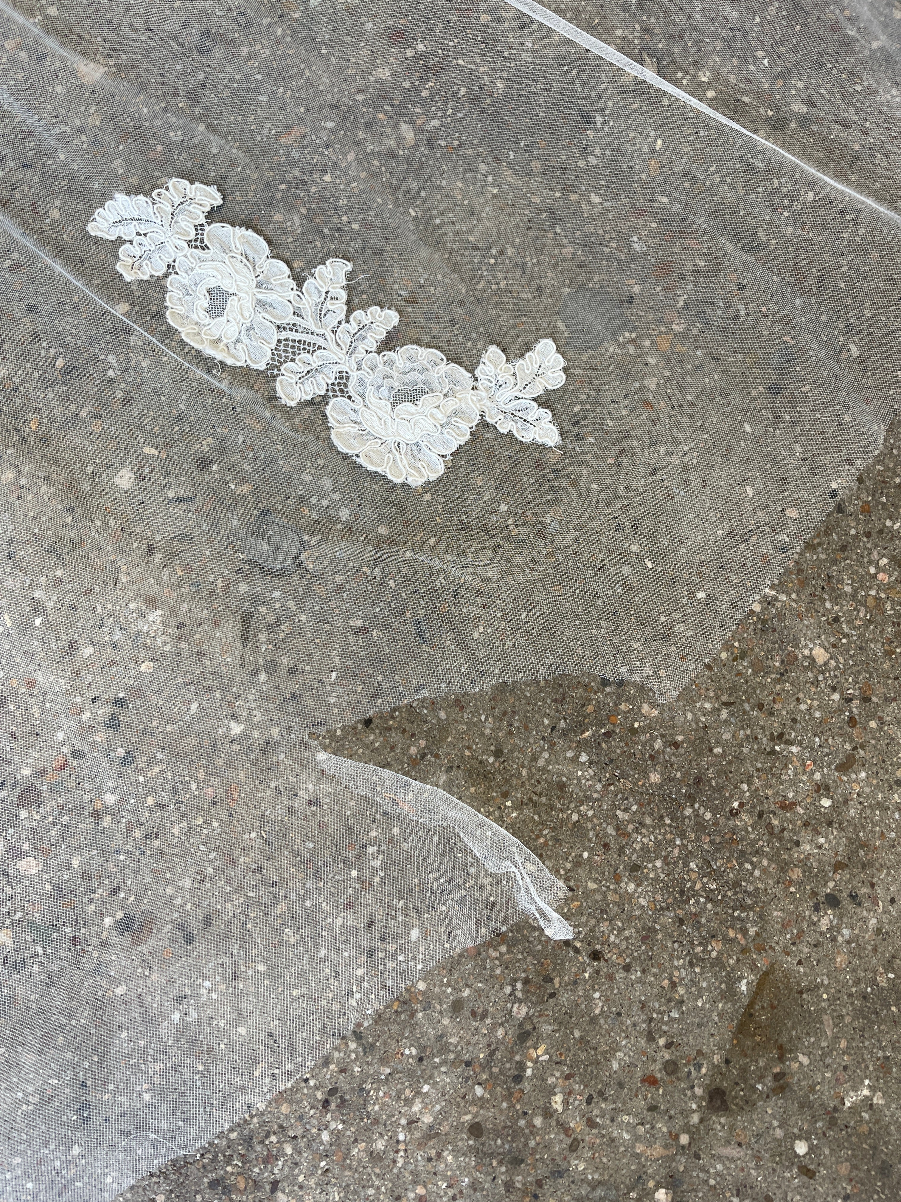 Traditional Lace Veil - SAMPLE SALE - Image 2